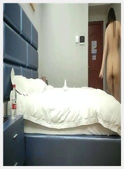 小马哥天天外围场，肤白貌美大长腿，风骚小姐姐深夜...