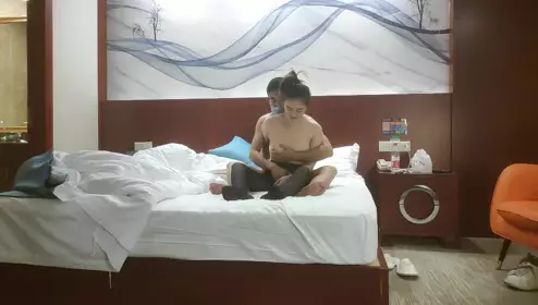 俏欢喜_六月十号翘臀啪啪