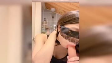 抖音女网红直播穿情趣内衣玩假鸡巴