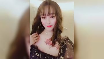 漂亮伪娘吃鸡啪啪 想操你 那我进去了 痛 现在还好吗 小哥哥都不敢用力操了