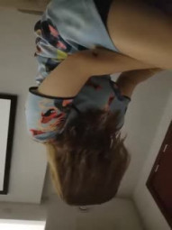 【小婊无情】，足浴店砸钱勾搭小少妇，相约酒店开房，腼腆良家不常做，金钱面前脱光任君摆布