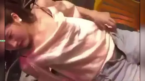 CCAV认证UP主『小桃』最新出品 饥渴炮友咸猪手 咖啡厅开摸 酒店湿身服务