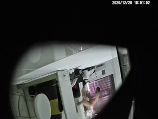 连锁酒店偷拍年轻情侣开房打炮，年轻人真会玩，女仆装，流鼻血走一波，男朋友好多天没干了，第一炮很快就缴枪 还有第二炮