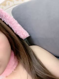 纤细美腿制服诱惑！扭腰摆臀搔首弄姿。