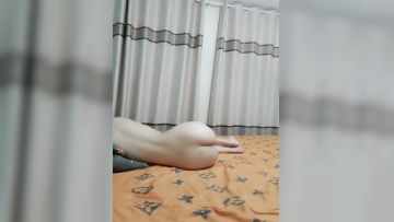 颜值很哇塞的小姐姐跟小哥激情啪啪，全程露脸口交大鸡巴样子好骚啊，让小哥无套抽插蹂躏爆草，快干哭了内射第06集