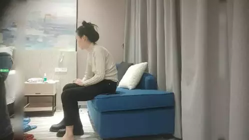 一屌探花约啪丰满气质外围美女，穿上黑丝情趣内衣开操