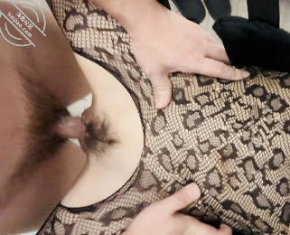 海角社区.狠狠打嫂子的屁股最后口爆吞精