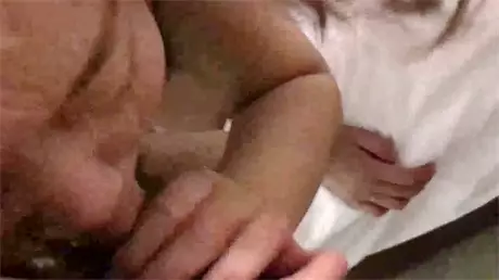 我鸡巴大不大快叫爸爸刚刮完鸡巴毛的屌哥和商学院女...