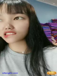 暑假放假打临时工 洗头妹，大一学妹， 跳蛋塞逼里上班，坐在座椅上高潮爽到喷水，裙子都湿透了，真大胆！